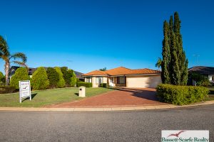 16 Lambrook Mews, ERSKINE, WA 6210 AUS