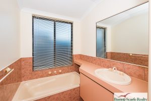 16 Lambrook Mews, ERSKINE, WA 6210 AUS