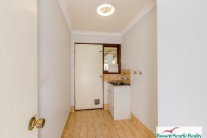 8 Tennyson Avenue, Halls Head, WA 6210 AUS