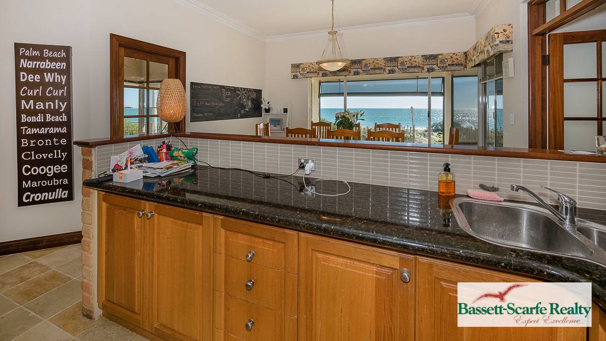 2 Barry Street, Mandurah, WA 6210 AUS