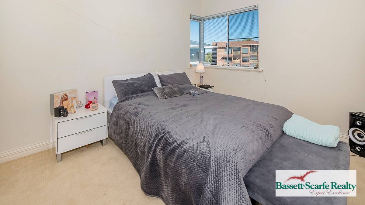 2 Barry Street, Mandurah, WA 6210 AUS