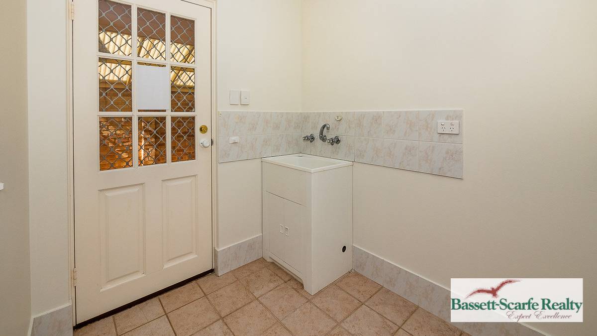 1A Montego Way, Halls Head, WA 6210 AUS