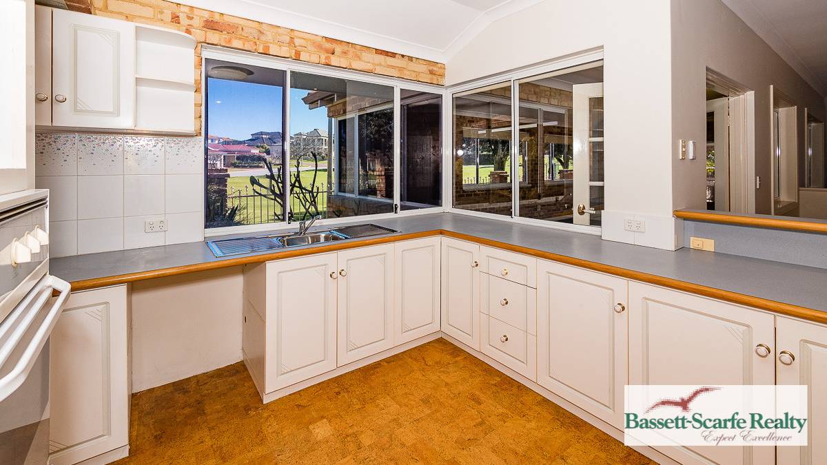 1A Montego Way, Halls Head, WA 6210 AUS