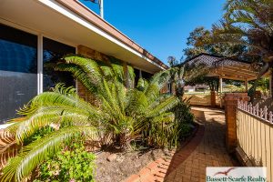 1A Montego Way, Halls Head, WA 6210 AUS