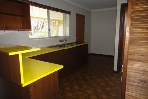 2 Bolton Street, DUDLEY PARK, WA 6210 AUS