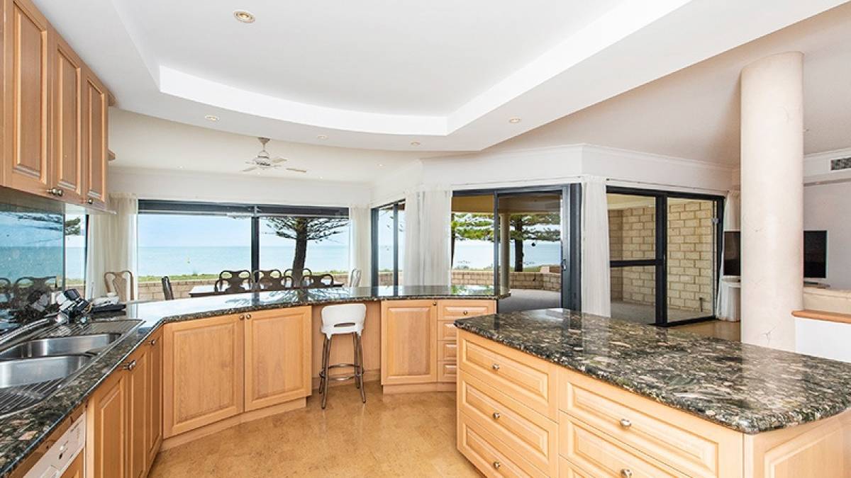 1B Merle Street, Mandurah, WA 6210 AUS