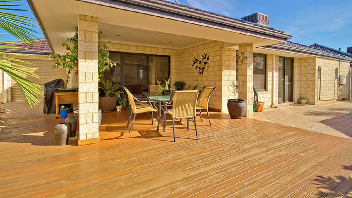 74A Leslie Street, Dudley Park, WA 6210 AUS