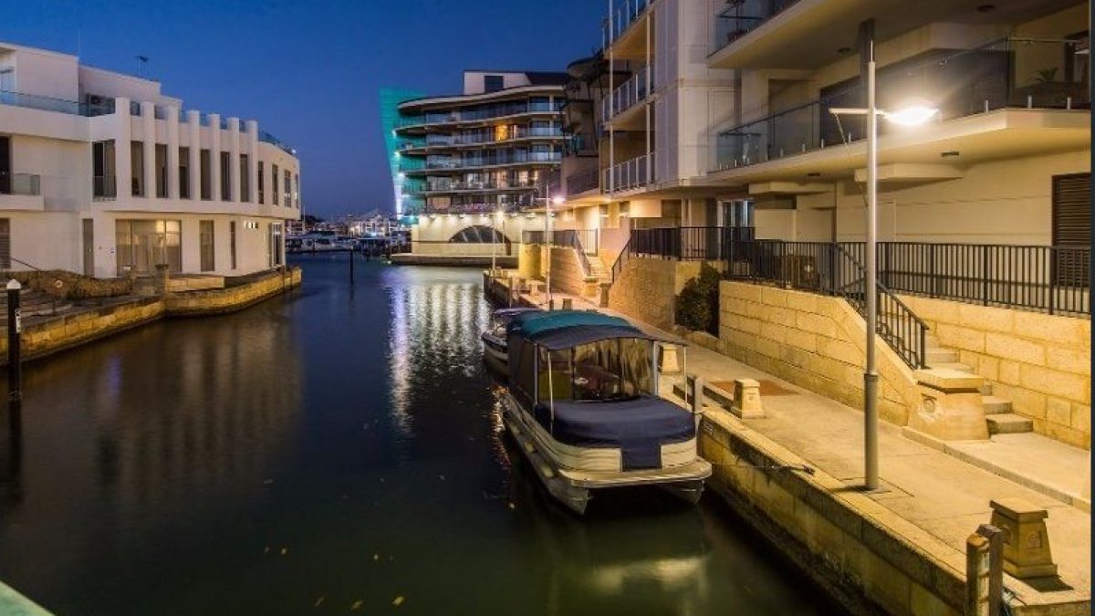 1/18 Cannaregio Square, Mandurah, WA 6210 AUS