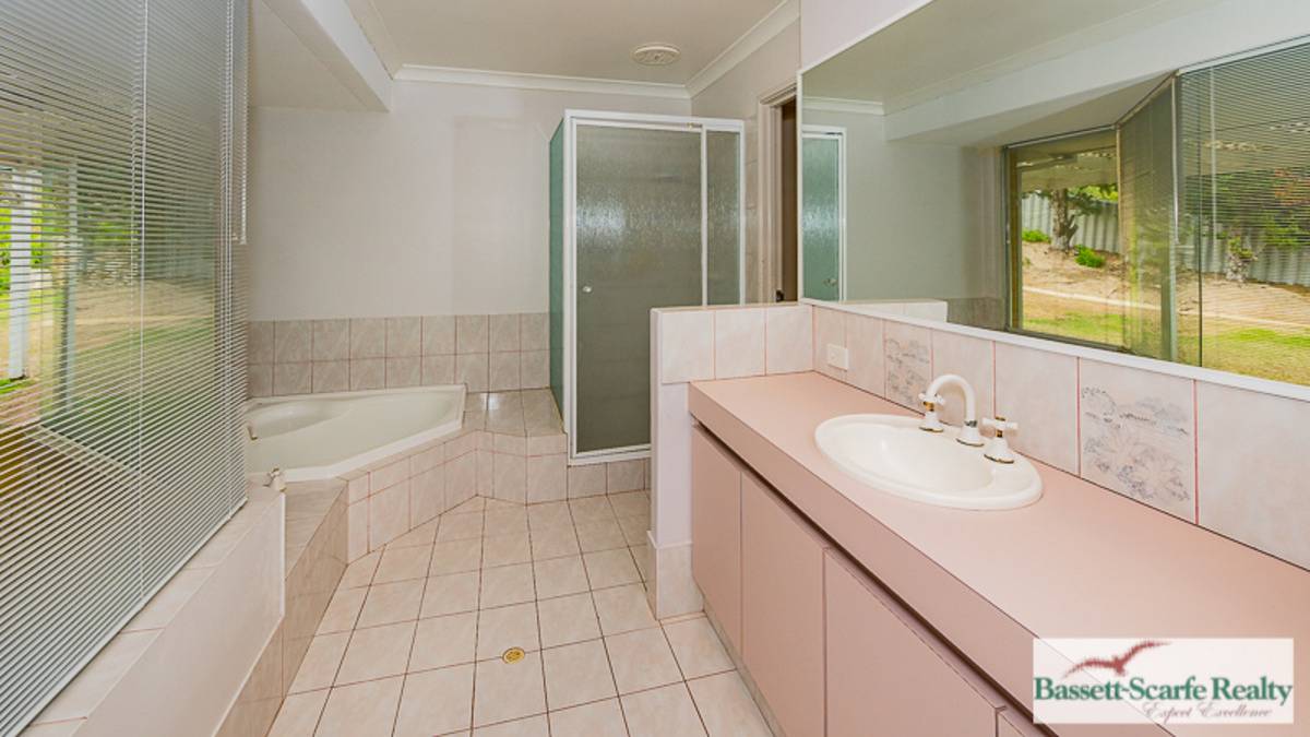 24 Hestia Place, San Remo, WA 6210 AUS