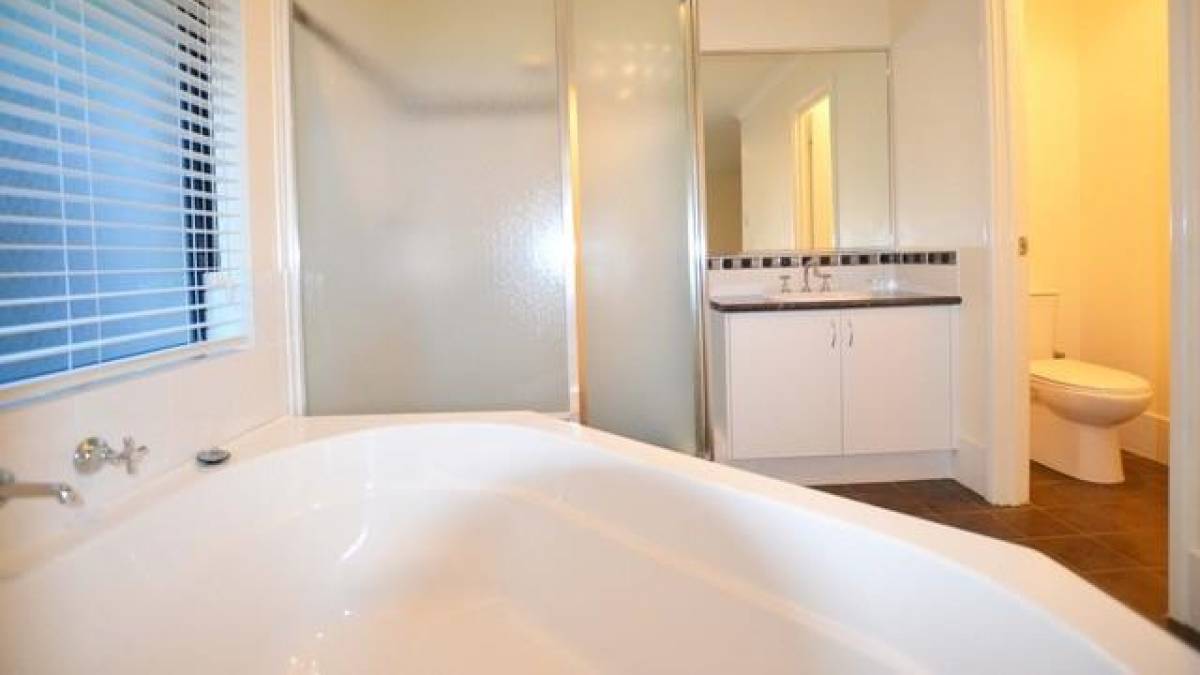 4 Firetail Lane, Erskine, WA 6210 AUS