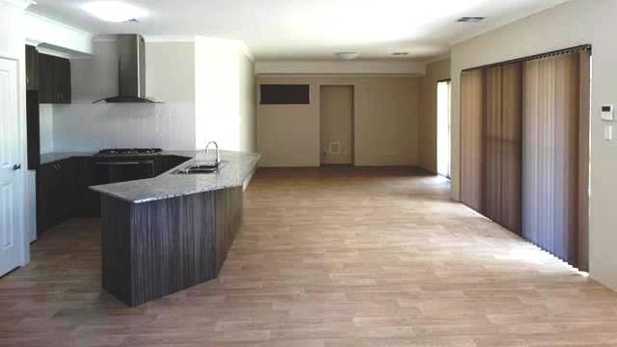 3 Adriana Way, HALLS HEAD, WA 6210 AUS