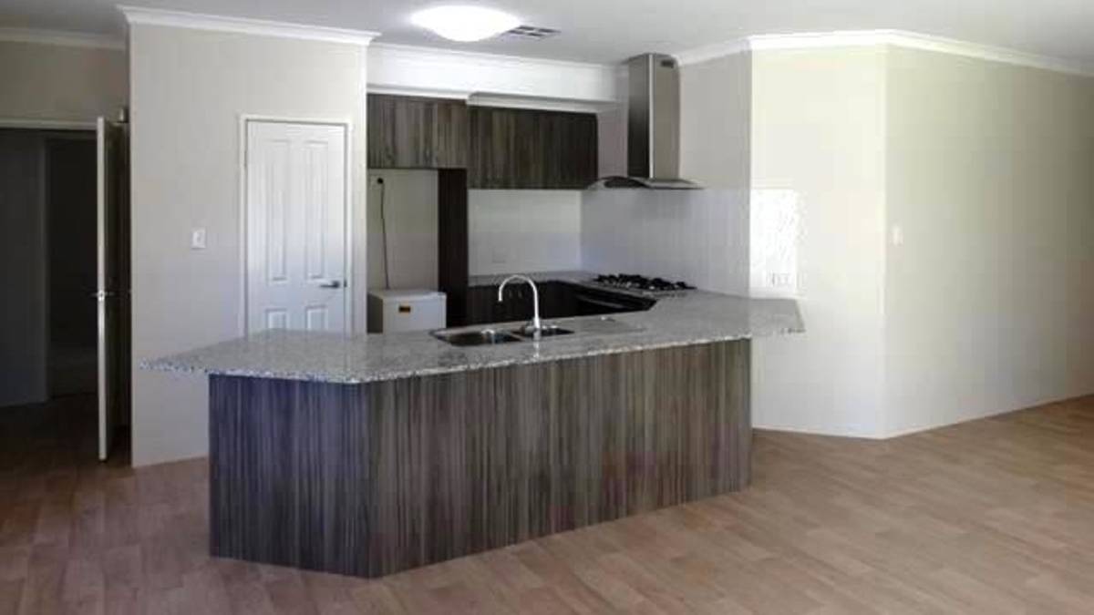3 Adriana Way, HALLS HEAD, WA 6210 AUS