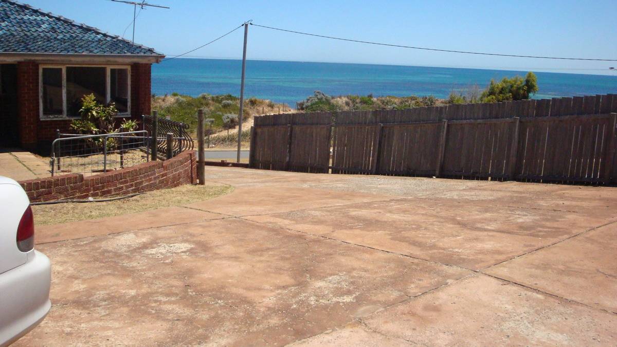 27 Spinaway Parade, FALCON, WA 6210 AUS