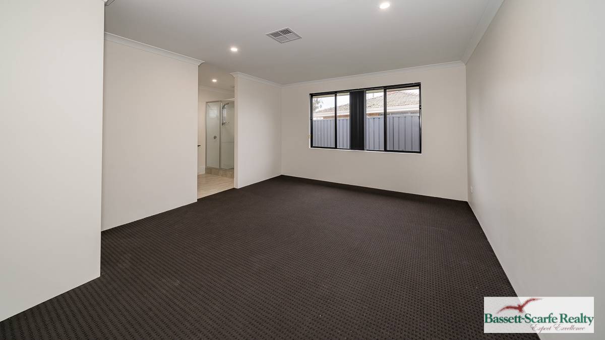 5 Goomarl Street, Dudley Park, WA 6210 AUS