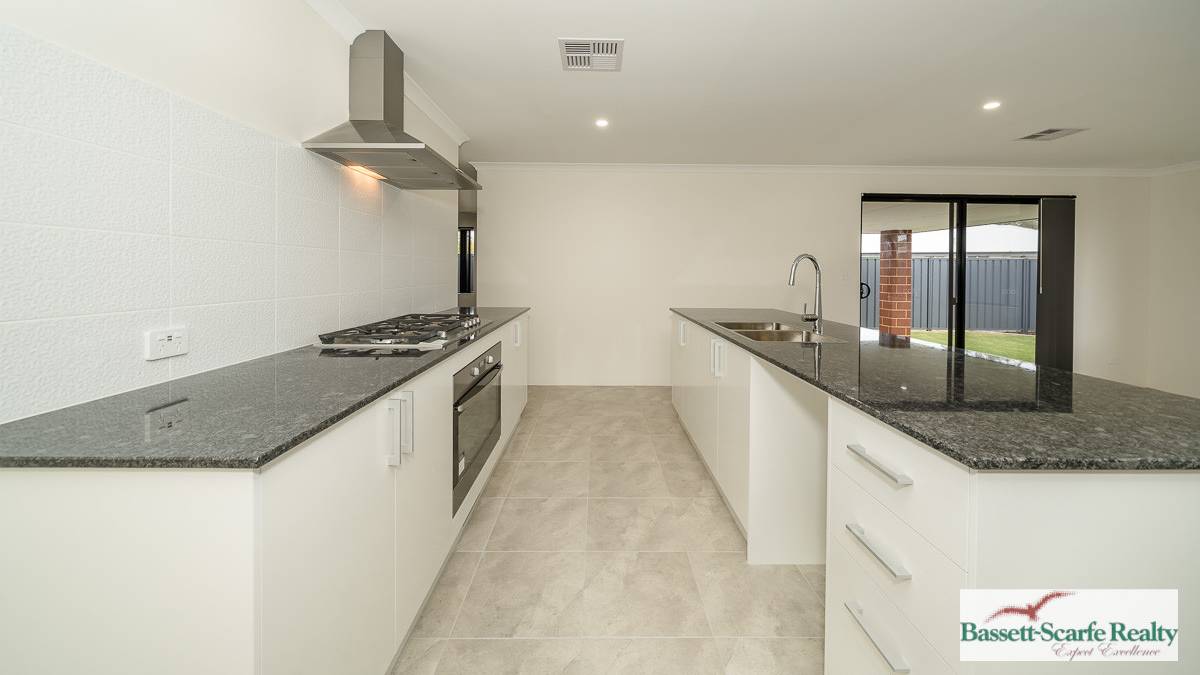 5 Goomarl Street, Dudley Park, WA 6210 AUS