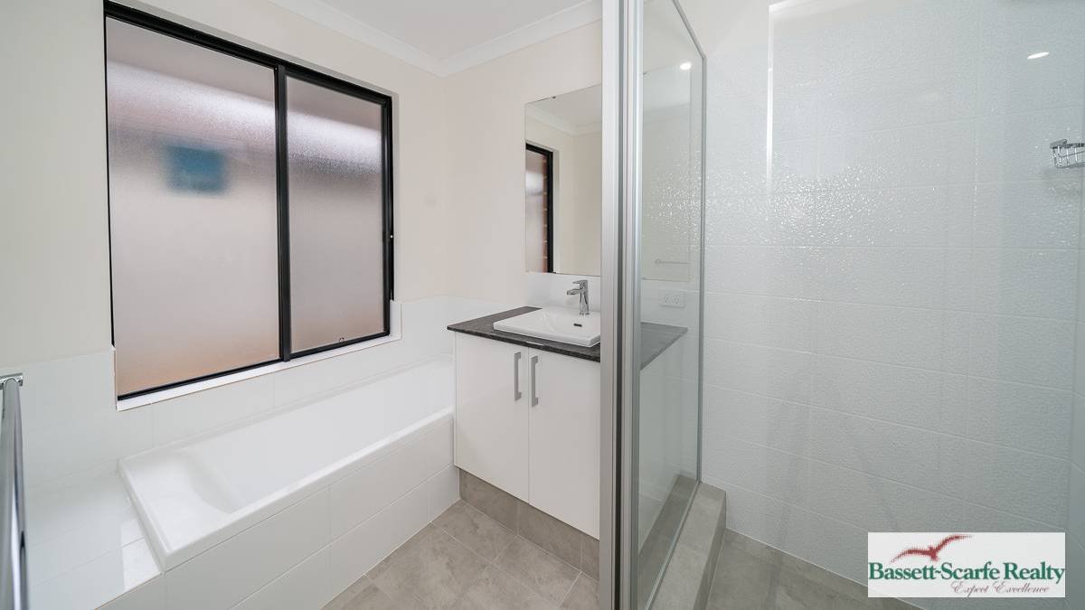 5 Goomarl Street, Dudley Park, WA 6210 AUS