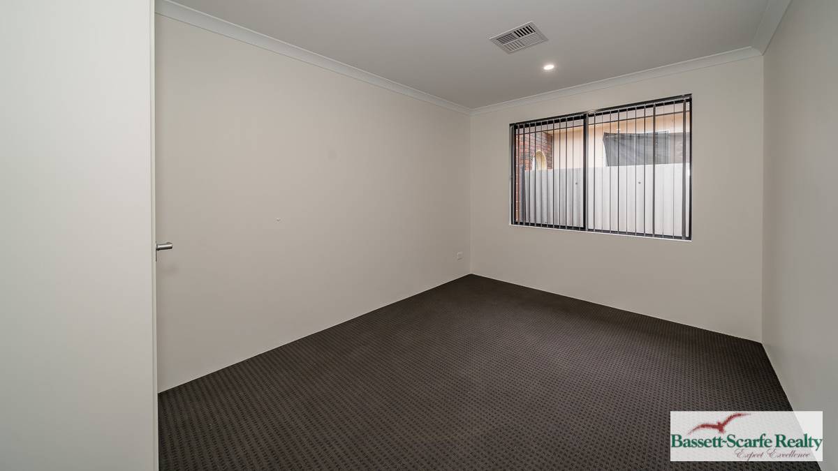 5 Goomarl Street, Dudley Park, WA 6210 AUS