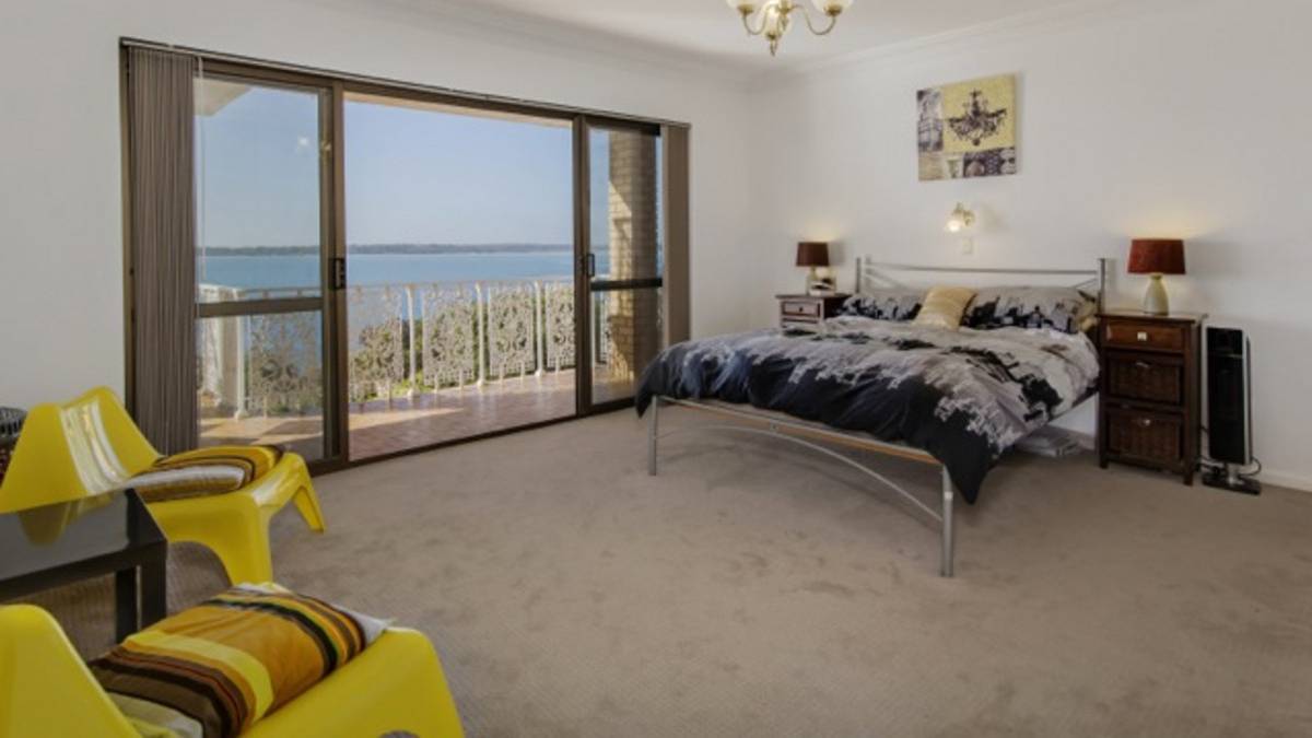 11 Tanjinn Street, DAWESVILLE, WA 6211 AUS