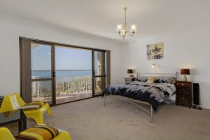 11 Tanjinn Street, DAWESVILLE, WA 6211 AUS