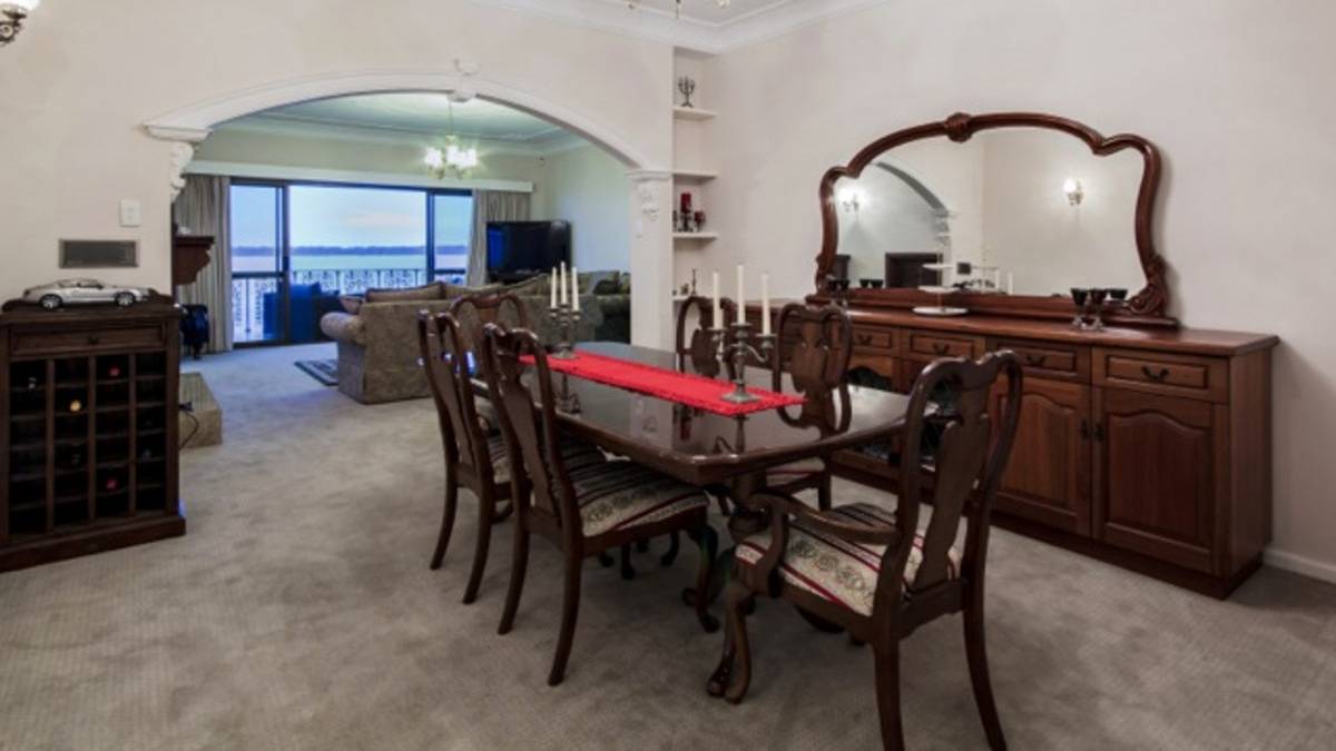 11 Tanjinn Street, DAWESVILLE, WA 6211 AUS