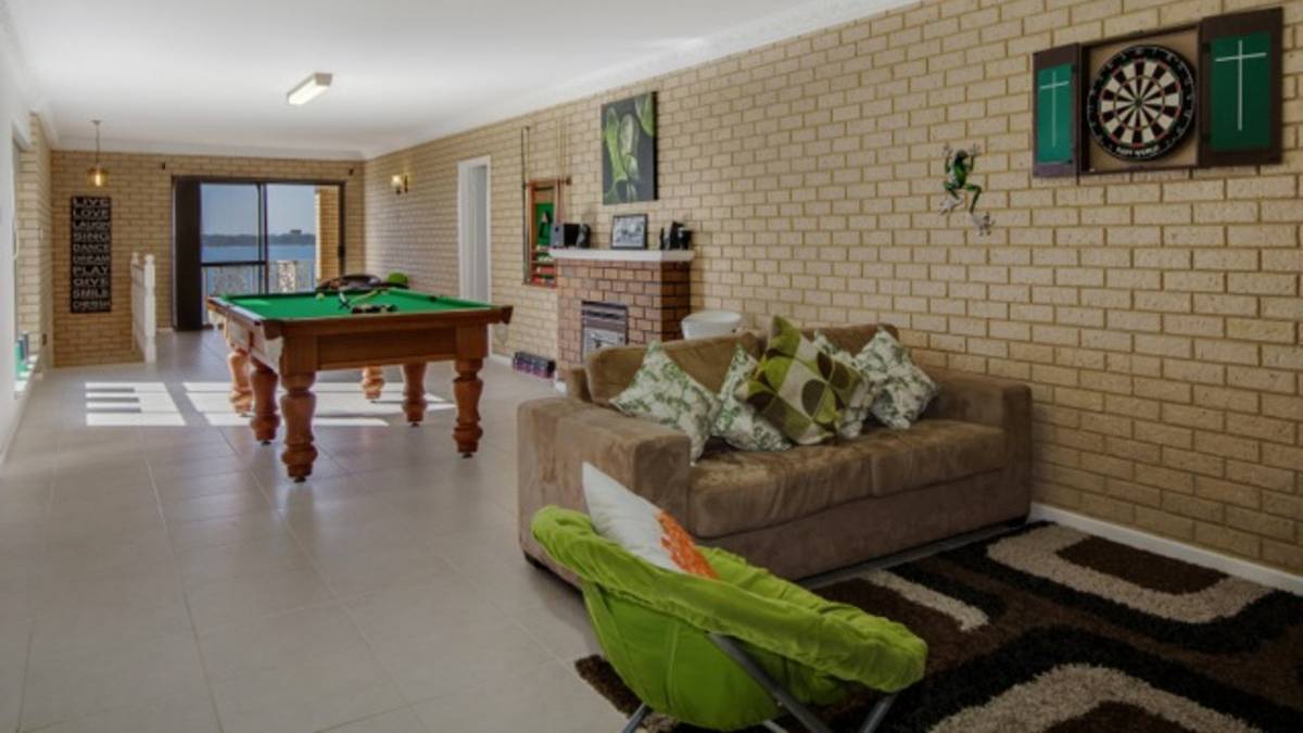 11 Tanjinn Street, DAWESVILLE, WA 6211 AUS