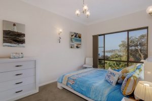 11 Tanjinn Street, DAWESVILLE, WA 6211 AUS
