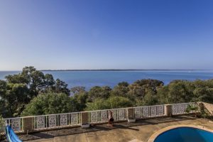 11 Tanjinn Street, DAWESVILLE, WA 6211 AUS