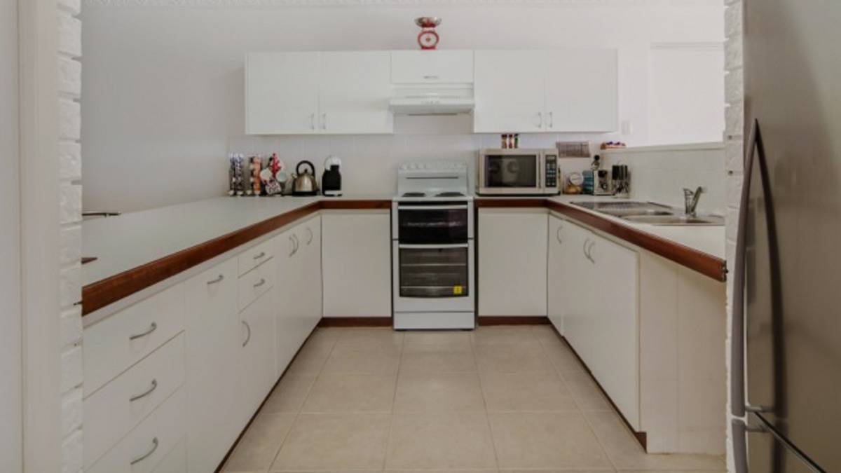 11 Tanjinn Street, DAWESVILLE, WA 6211 AUS