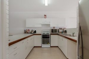 11 Tanjinn Street, DAWESVILLE, WA 6211 AUS