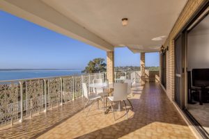 11 Tanjinn Street, DAWESVILLE, WA 6211 AUS