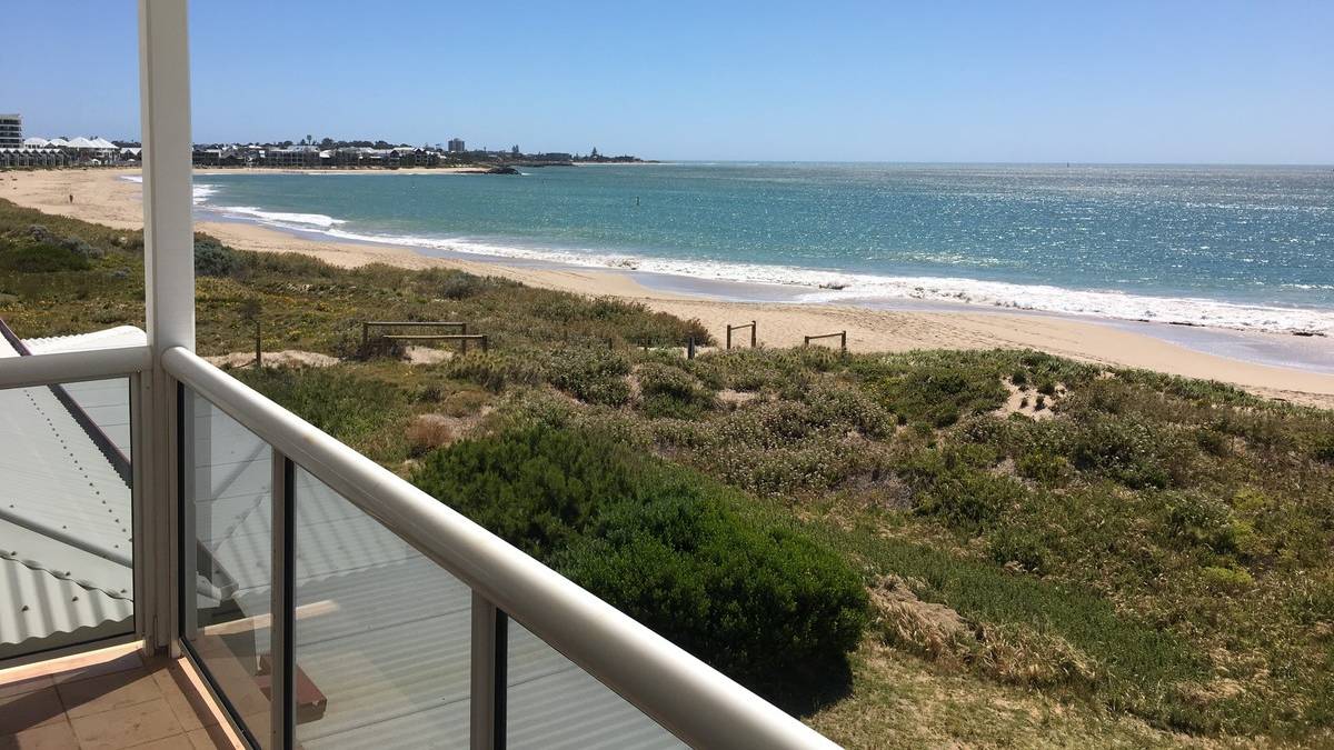 2 Barry Street, Mandurah, WA 6210 AUS