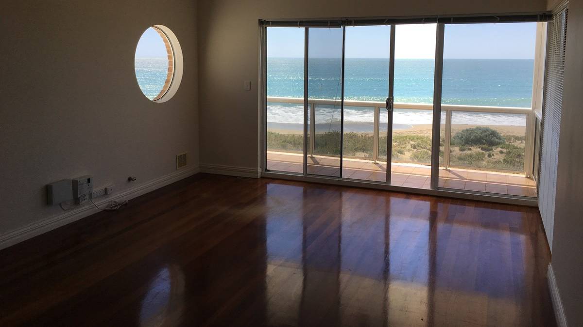 2 Barry Street, Mandurah, WA 6210 AUS