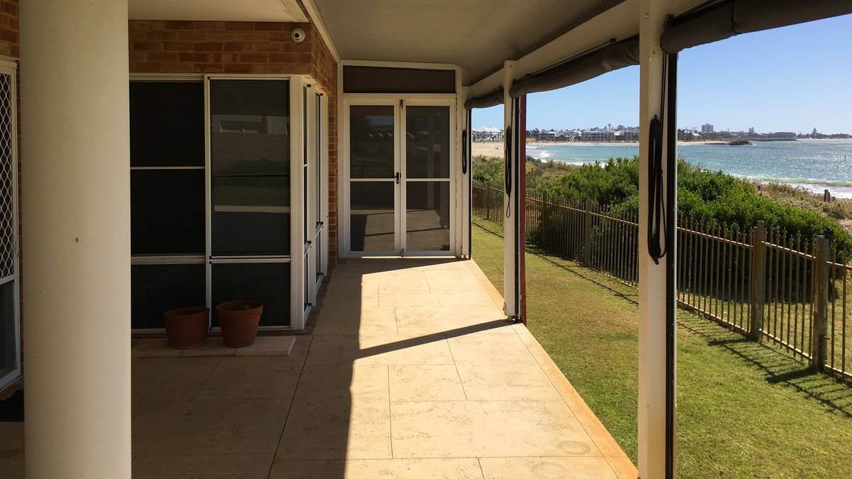 2 Barry Street, Mandurah, WA 6210 AUS