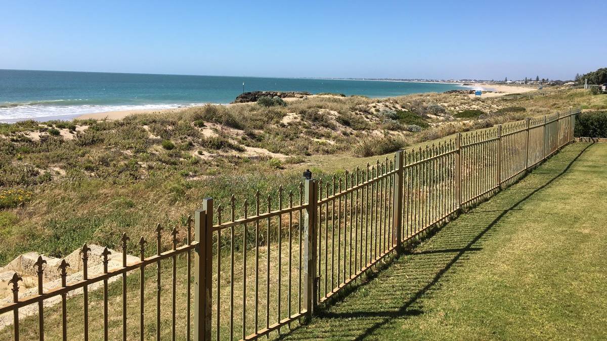 2 Barry Street, Mandurah, WA 6210 AUS