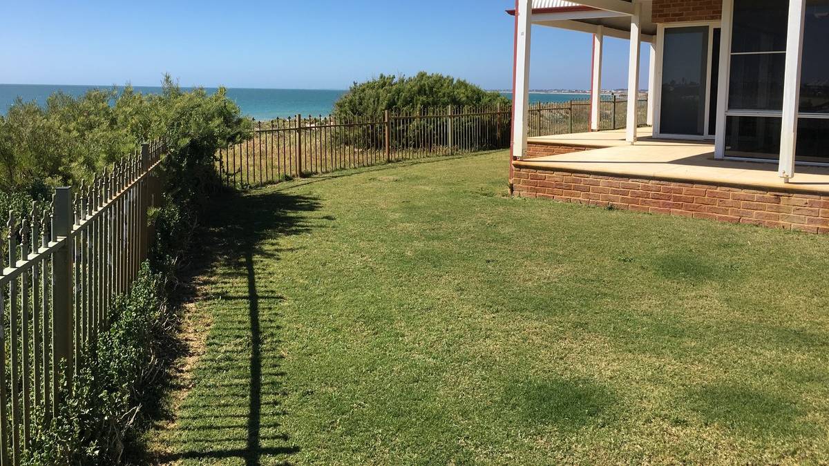 2 Barry Street, Mandurah, WA 6210 AUS