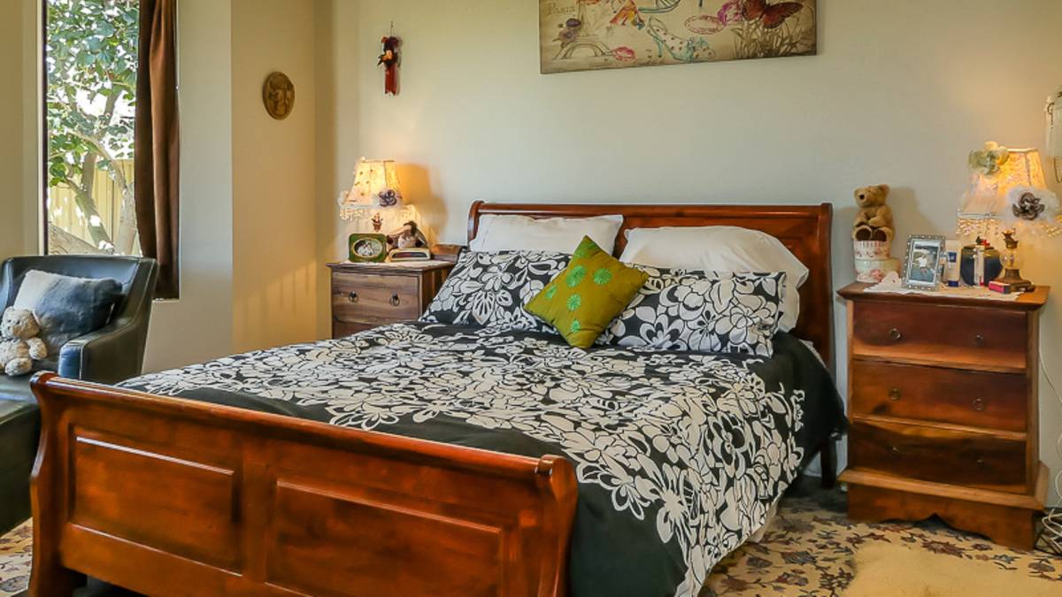 6 Allora Close, Dudley Park, WA 6210 AUS