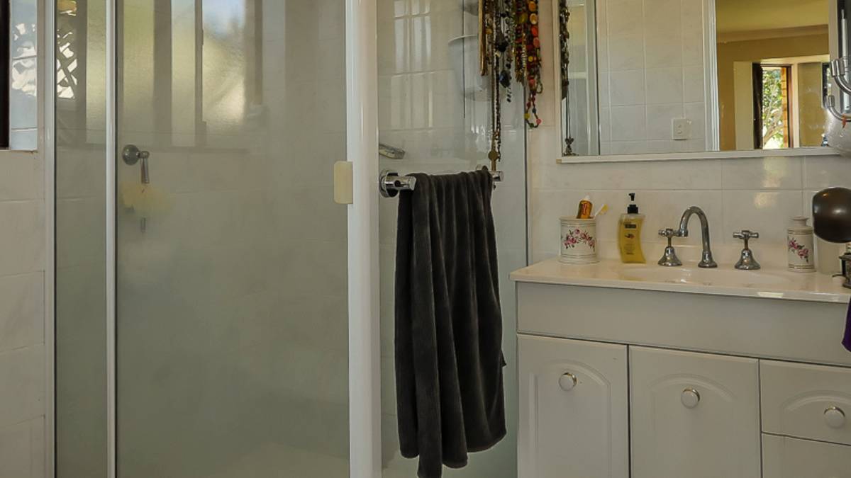 6 Allora Close, Dudley Park, WA 6210 AUS