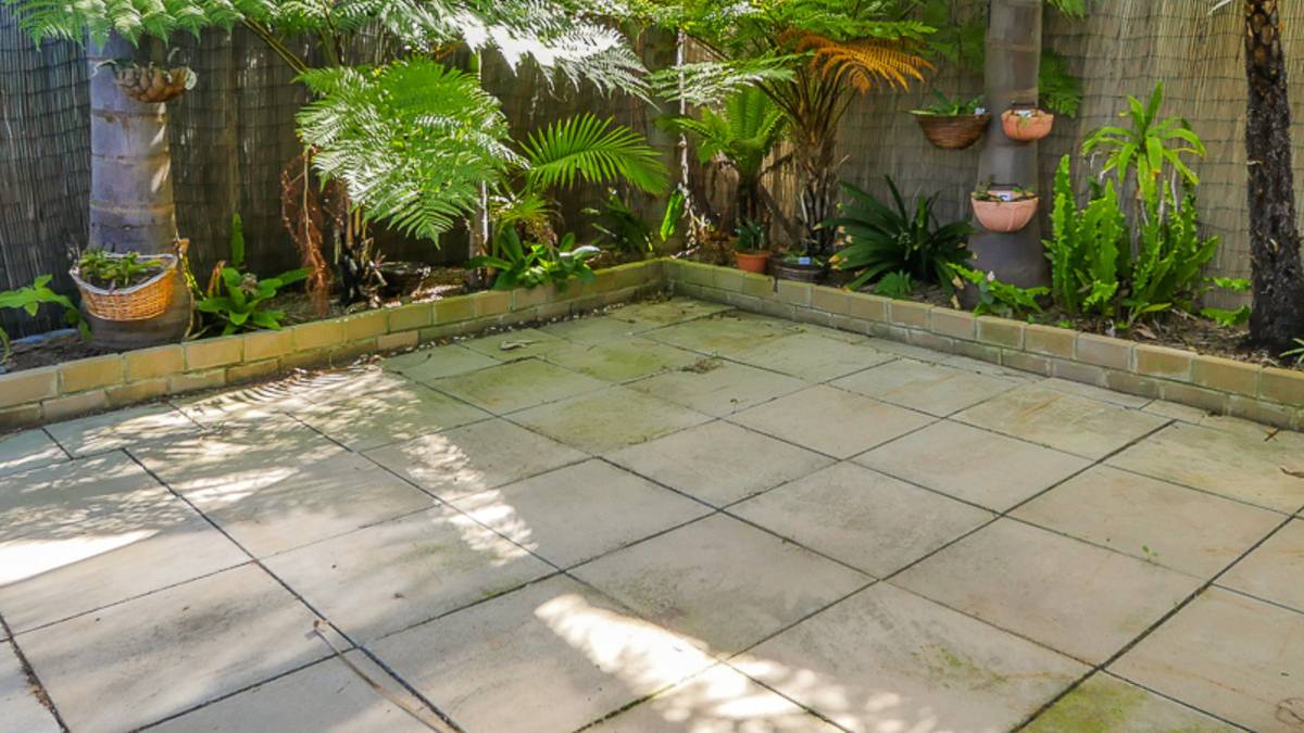 6 Allora Close, Dudley Park, WA 6210 AUS