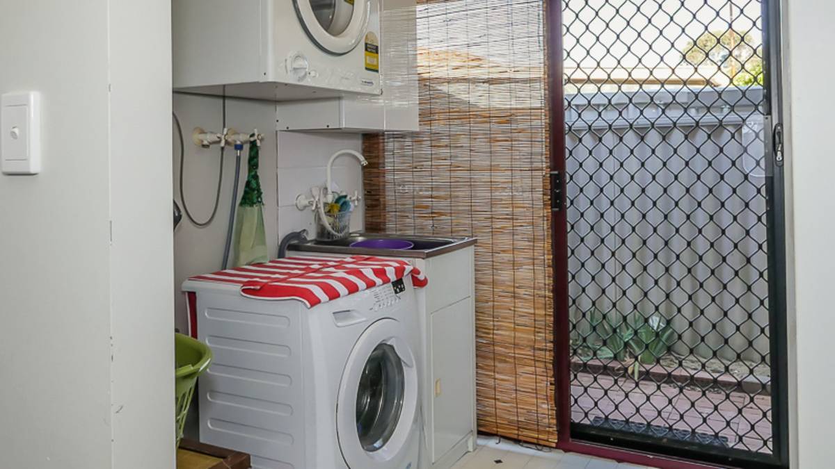 6 Allora Close, Dudley Park, WA 6210 AUS