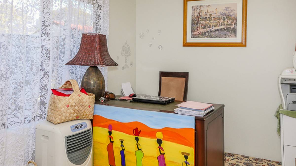 6 Allora Close, Dudley Park, WA 6210 AUS