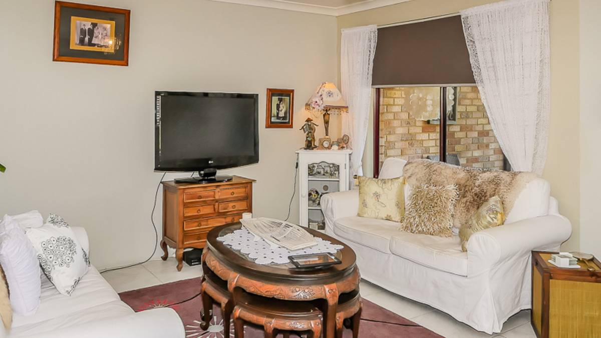 6 Allora Close, Dudley Park, WA 6210 AUS