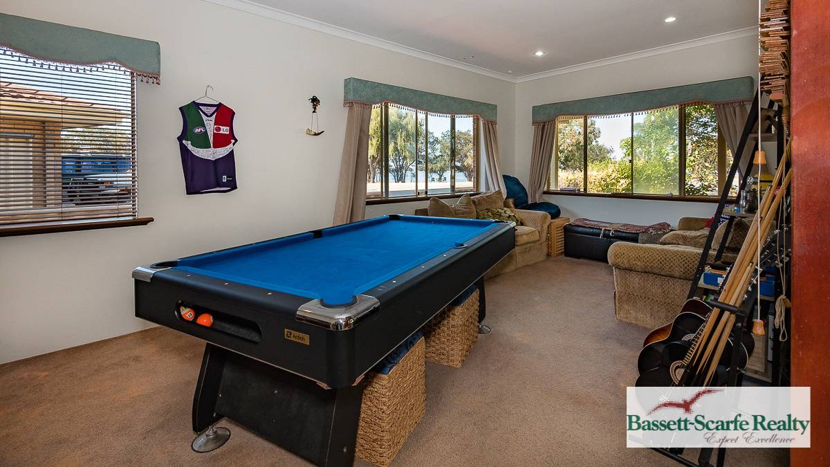 2 Woolah Place, South Yunderup, WA 6208 AUS