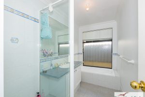 16 Merredin Heights, DAWESVILLE, WA 6211 AUS