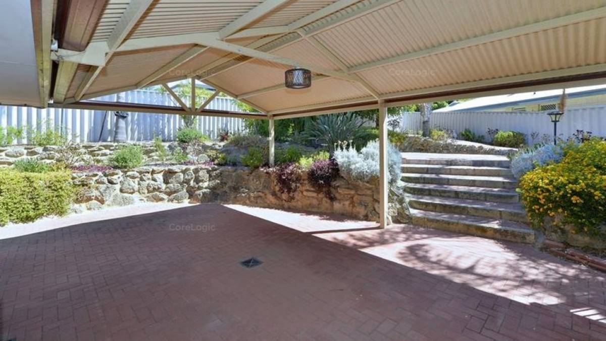 4 Selloa Court, Halls Head, WA 6210 AUS
