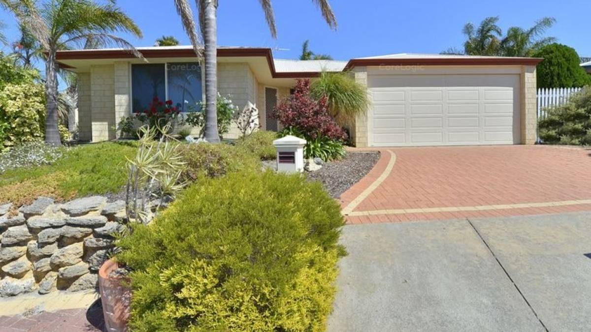 4 Selloa Court, Halls Head, WA 6210 AUS
