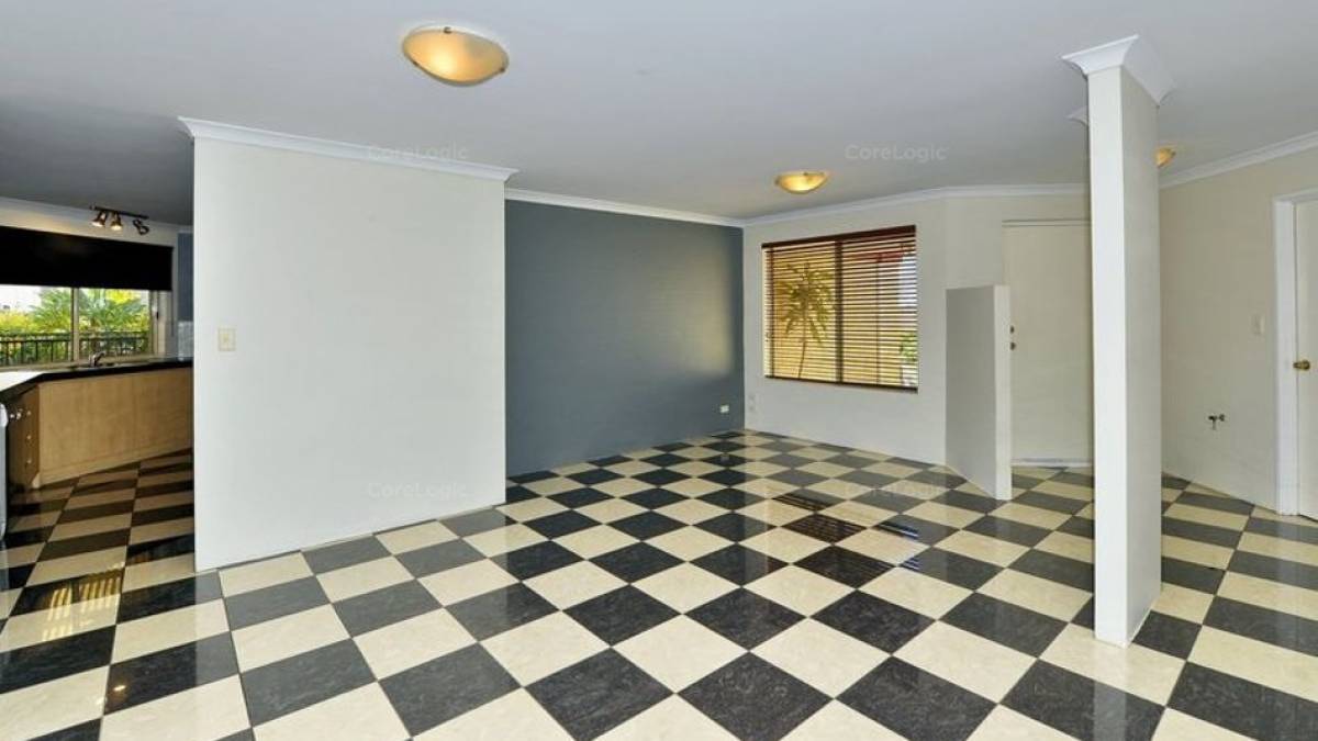 4 Selloa Court, Halls Head, WA 6210 AUS