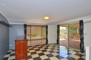 4 Selloa Court, Halls Head, WA 6210 AUS