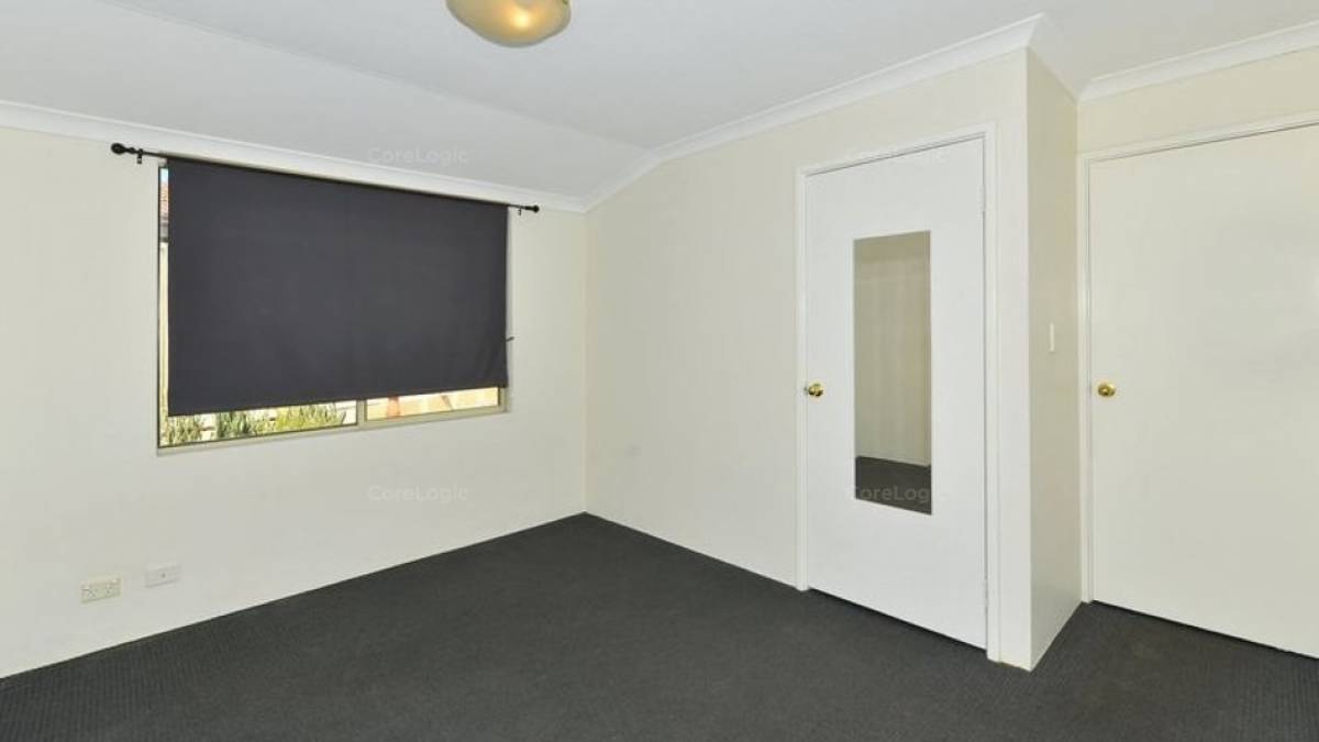 4 Selloa Court, Halls Head, WA 6210 AUS