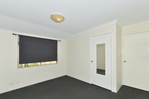 4 Selloa Court, Halls Head, WA 6210 AUS