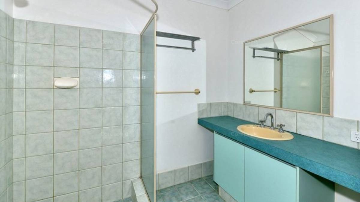 4 Selloa Court, Halls Head, WA 6210 AUS